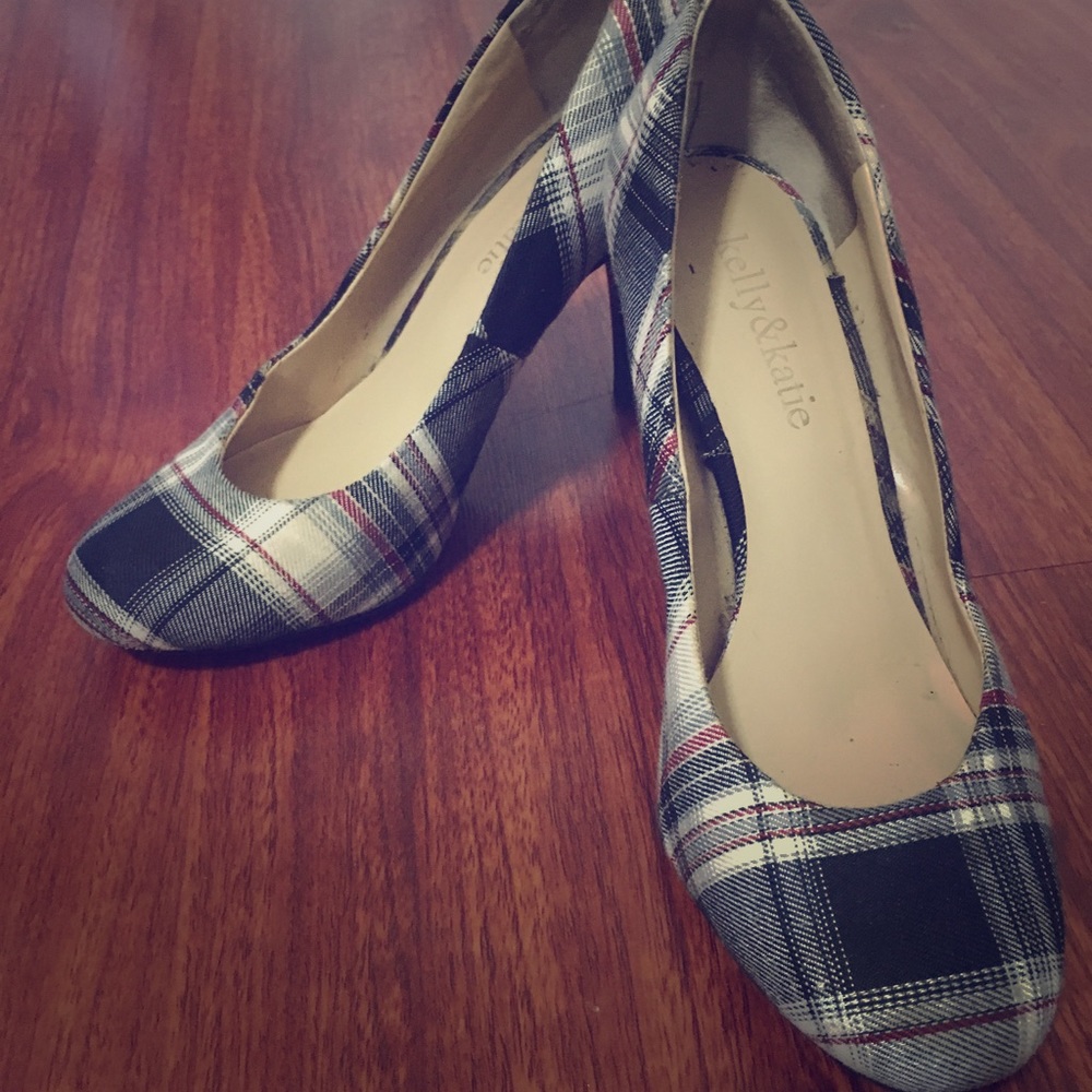 Plaid Kelly & Katie Pumps size 6
